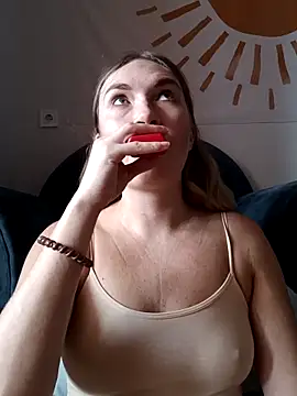 KisaVixen online show from 3, 10, 2025