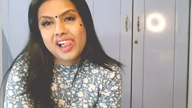 Indian GlowingMiax online show from 19, 10, 2025