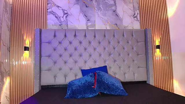 Suxan White  online show from 25, 9, 2025