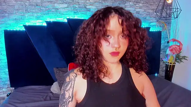 Suxan White  online show from 8, 4, 2026