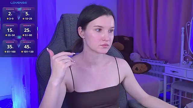 AgataWillis online show from 7, 4, 2026