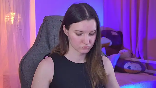 AgataWillis online show from 10, 4, 2026