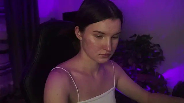 AgataWillis online show from 9, 10, 2025