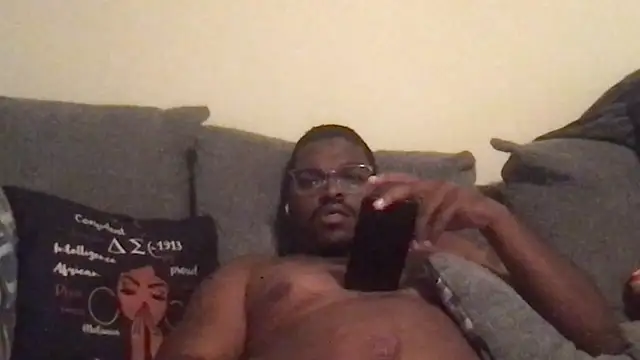 Snapshot of RichDaddy60 chatting on 20, 10, 2025 RichDaddy60 online show from 20, 10, 2025