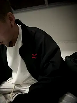 linh21107 online show from 27, 11, 2025