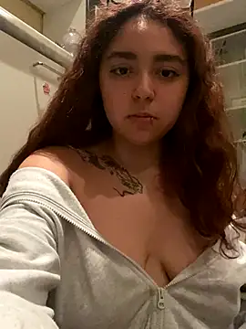 Snapshot of Hikari_babe chatting on 15, 9, 2025 Hikari babe online show from 15, 9, 2025