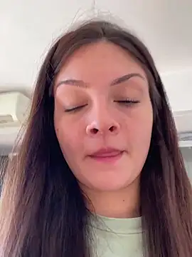 Danielaeliana online show from 23, 5, 2026