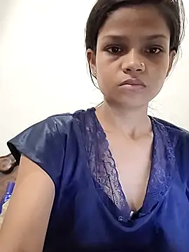 Komal0099 online show from 4, 10, 2025