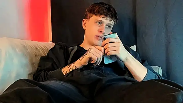 TalkingHead 0  online show from 21, 4, 2026