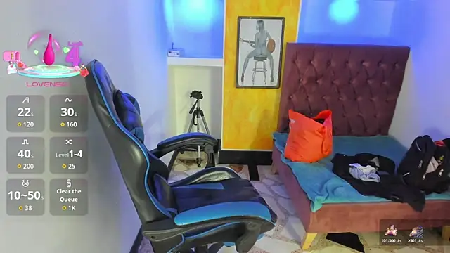 Snapshot of alison_moon7 chatting on 25, 11, 2025 alison moon7 online show from 25, 11, 2025