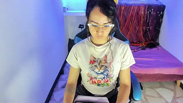 Snapshot of alison_moon7 chatting on 27, 10, 2025 alison moon7 online show from 27, 10, 2025