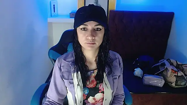 Snapshot of alison_moon7 chatting on 19, 9, 2025 alison moon7 online show from 19, 9, 2025