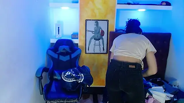 Snapshot of alison_moon7 chatting on 18, 9, 2025 alison moon7 online show from 18, 9, 2025