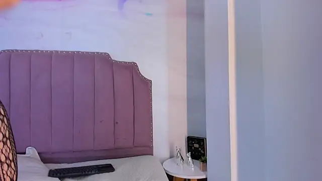 Roxy Medina online show from 27, 3, 2026