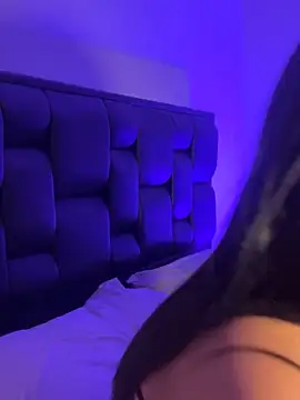 MiaSkylar online show from 8, 5, 2026