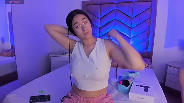 EmilyHanks  online show from 27, 5, 2026