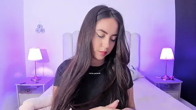 Snapshot of SofieBunnie chatting on 18, 6, 2026 SofieBunnie online show from 18, 6, 2026