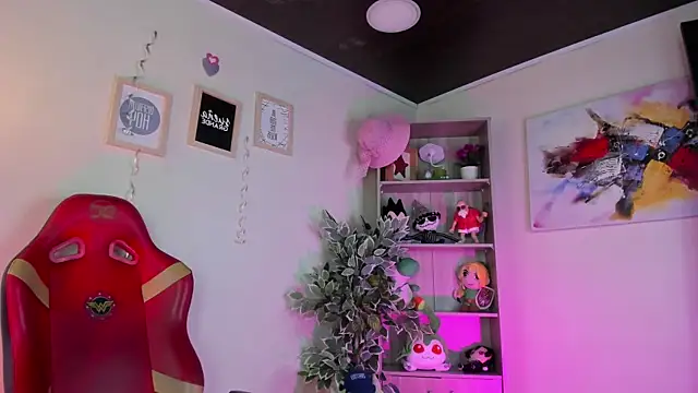 Snapshot of Lana_Dreams_ chatting on 12, 9, 2025 Lana Dreams online show from 12, 9, 2025