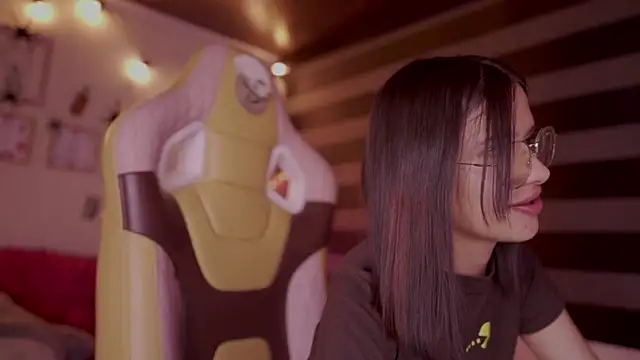 Snapshot of Lana_Dreams_ chatting on 22, 10, 2025 Lana Dreams online show from 22, 10, 2025