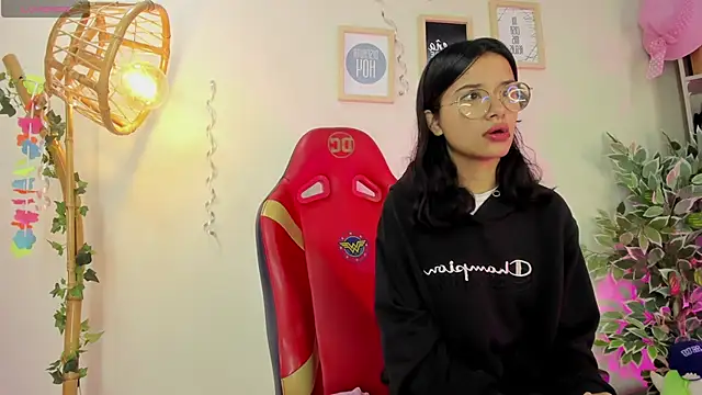 Snapshot of Lana_Dreams_ chatting on 18, 9, 2025 Lana Dreams online show from 18, 9, 2025