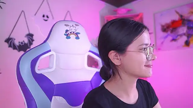 Snapshot of Lana_Dreams_ chatting on 22, 10, 2025 Lana Dreams online show from 22, 10, 2025