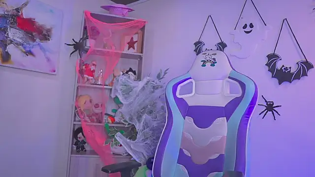 Snapshot of Lana_Dreams_ chatting on 31, 10, 2025 Lana Dreams online show from 31, 10, 2025