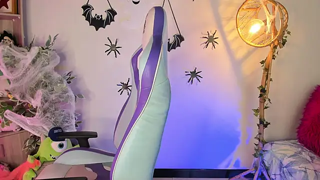 Snapshot of Lana_Dreams_ chatting on 28, 10, 2025 Lana Dreams online show from 28, 10, 2025