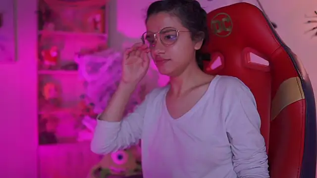 Snapshot of Lana_Dreams_ chatting on 8, 10, 2025 Lana Dreams online show from 8, 10, 2025