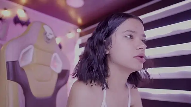 Snapshot of Lana_Dreams_ chatting on 11, 10, 2025 Lana Dreams online show from 11, 10, 2025