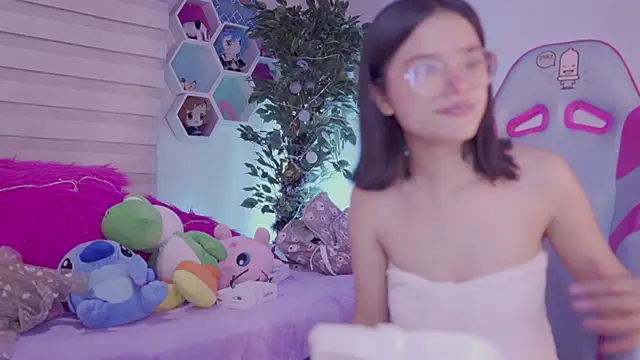 Snapshot of Lana_Dreams_ chatting on 4, 10, 2025 Lana Dreams online show from 4, 10, 2025