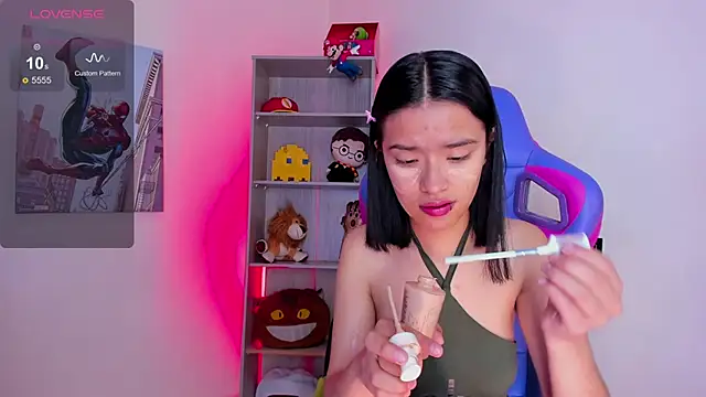 Snapshot of Lana_Dreams_ chatting on 2, 10, 2025 Lana Dreams online show from 2, 10, 2025