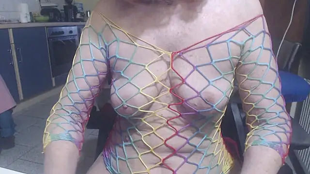 Snapshot of SexySilvie chatting on 4, 6, 2026 SexySilvie online show from 4, 6, 2026