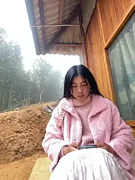 EmLy02 online show from 4, 12, 2025