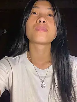 EmLy02 online show from 31, 10, 2025