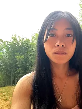 EmLy02 online show from 11, 10, 2025