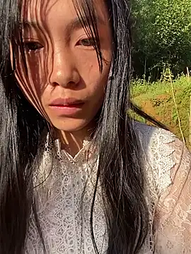 EmLy02 online show from 15, 10, 2025