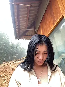 EmLy02 online show from 5, 11, 2025