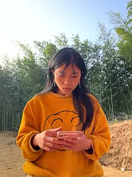 Snapshot of EmLy02 chatting on 18, 1, 2026 EmLy02 online show from 18, 1, 2026