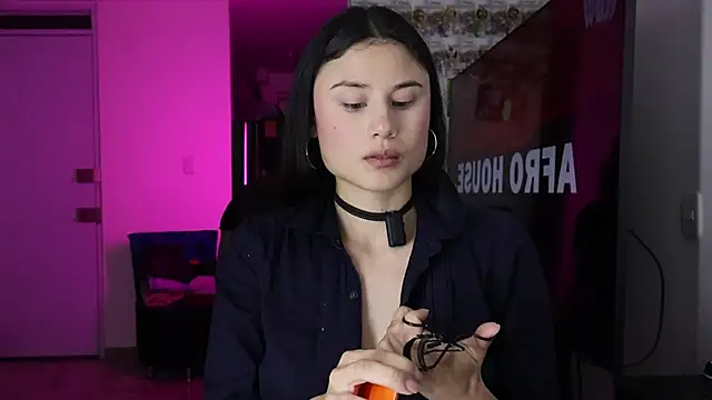 VioletaLorette online show from 8, 11, 2025