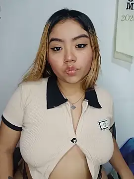 Emily  Hott online show from 4, 6, 2026