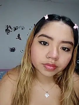 Emily  Hott online show from 22, 5, 2026
