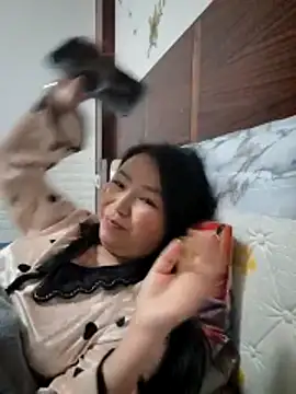 Snapshot of lingling5200 chatting on 9, 3, 2026 lingling5200 online show from 9, 3, 2026