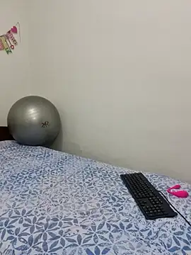 Nina vallon online show from 4, 10, 2025