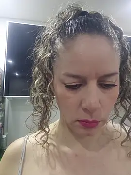 Snapshot of Nina_vallon chatting on 6, 6, 2026 Nina vallon online show from 6, 6, 2026