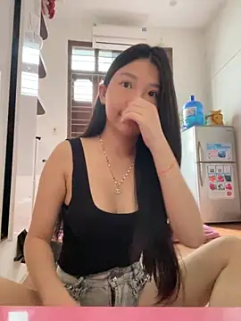 Snapshot of Miumieu chatting on 21, 9, 2025 Miumieu online show from 21, 9, 2025