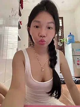 Snapshot of Miumieu chatting on 13, 9, 2025 Miumieu online show from 13, 9, 2025