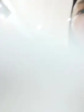 Snapshot of Miumieu chatting on 11, 10, 2025 Miumieu online show from 11, 10, 2025