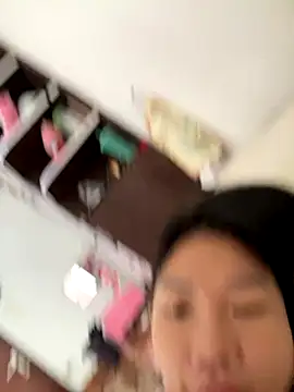 Snapshot of Miumieu chatting on 17, 10, 2025 Miumieu online show from 17, 10, 2025