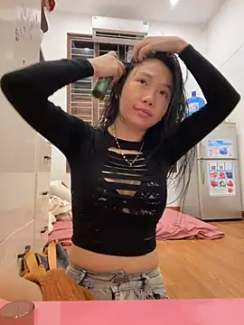 Snapshot of Miumieu chatting on 20, 9, 2025 Miumieu online show from 20, 9, 2025