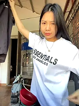 Snapshot of Miumieu chatting on 13, 11, 2025 Miumieu online show from 13, 11, 2025